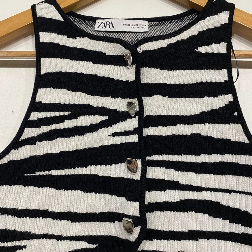 Zara Zebra Print Knit Cropped Vest Top Black White Silver Button XS